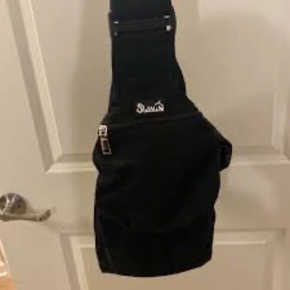 Slow pet carrier